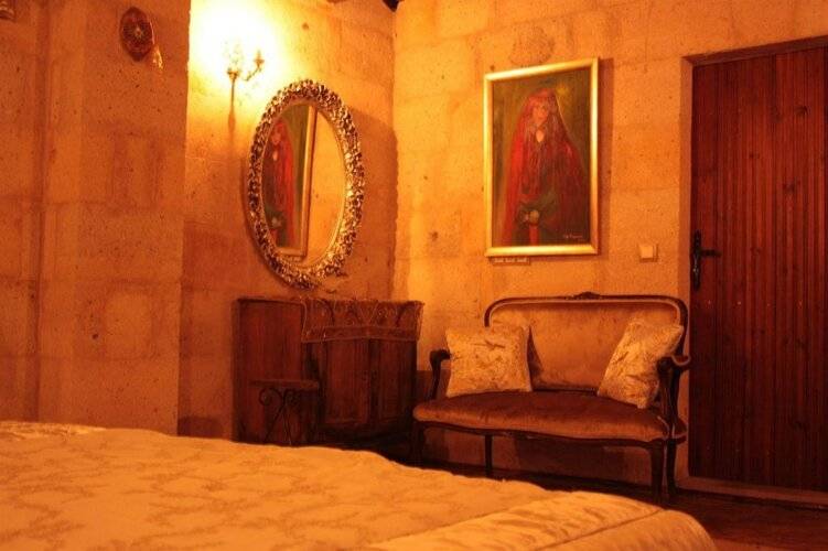 Cave Art Hotel