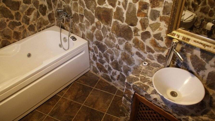 Cave Art Hotel