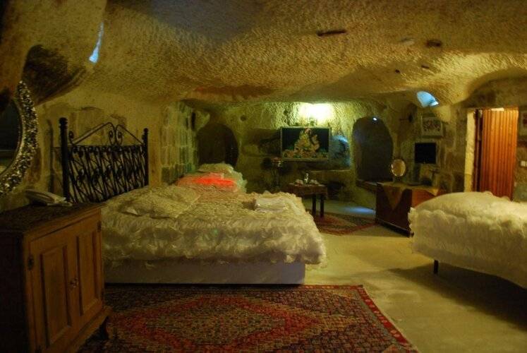 Cave Art Hotel