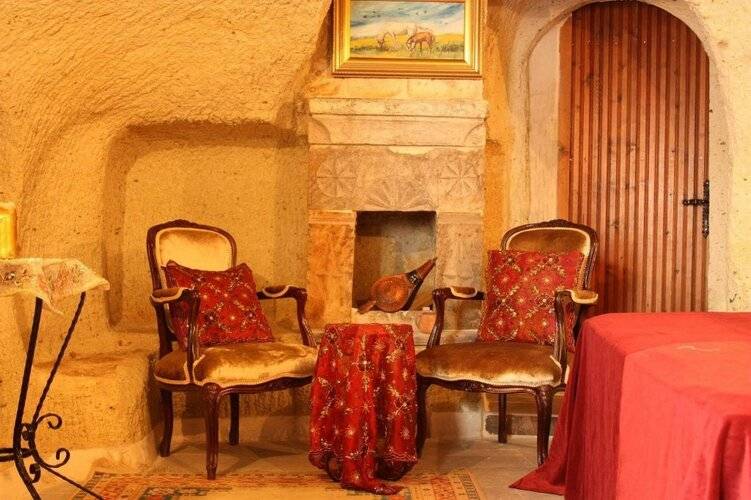 Cave Art Hotel