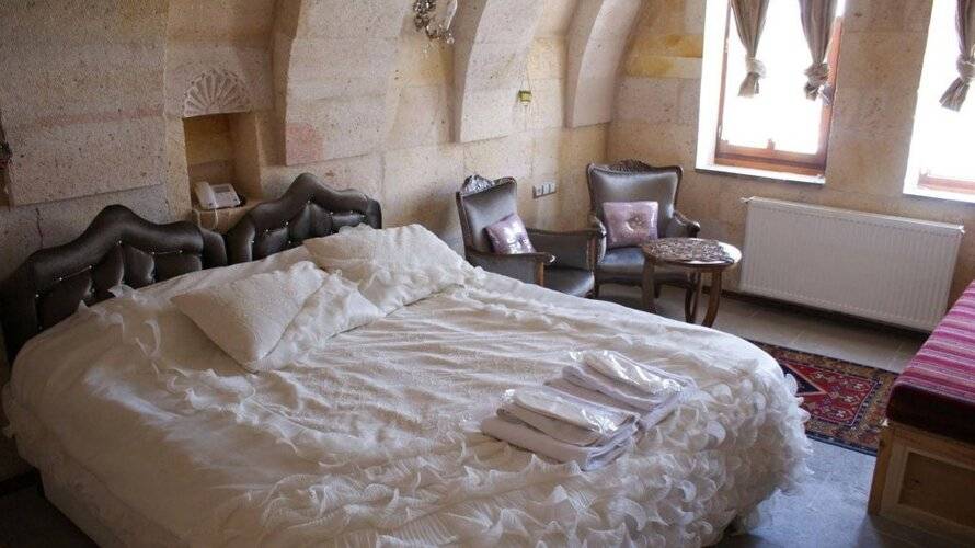 Cave Art Hotel