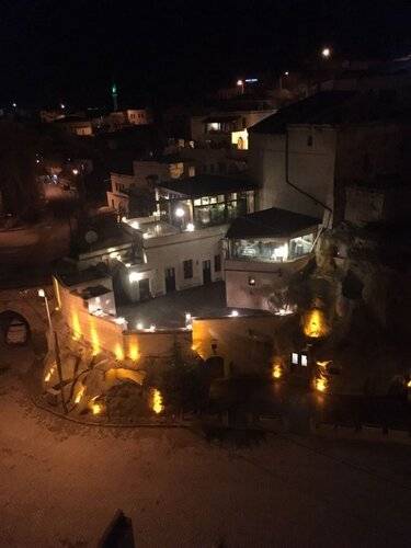 Demisos Caves