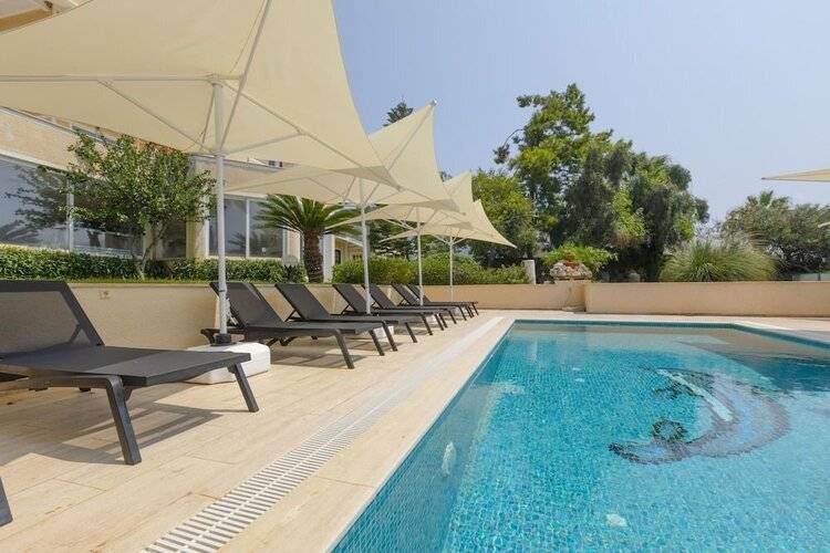 The Farrys Boutique Hotel