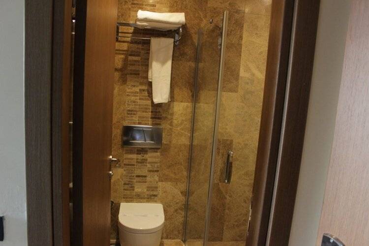 Liona Hotel