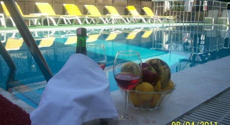 Anna Aparthotel