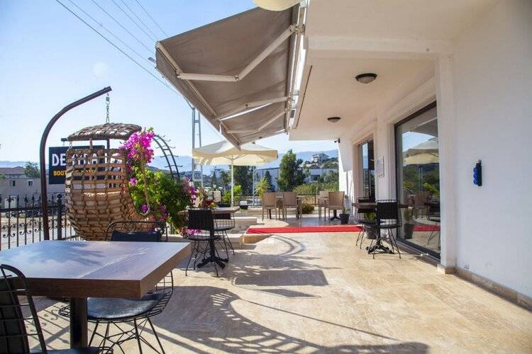 Demyra Boutique