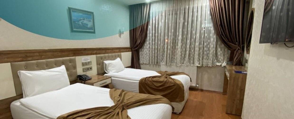 Grand Ulger Hotel