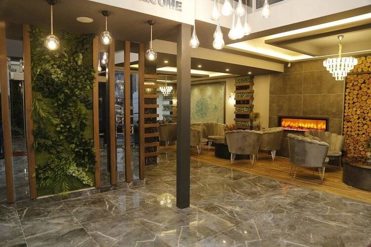 Grand Ulger Hotel