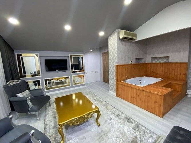 Grand Ulger Hotel