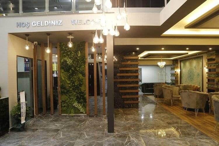 Grand Ulger Hotel