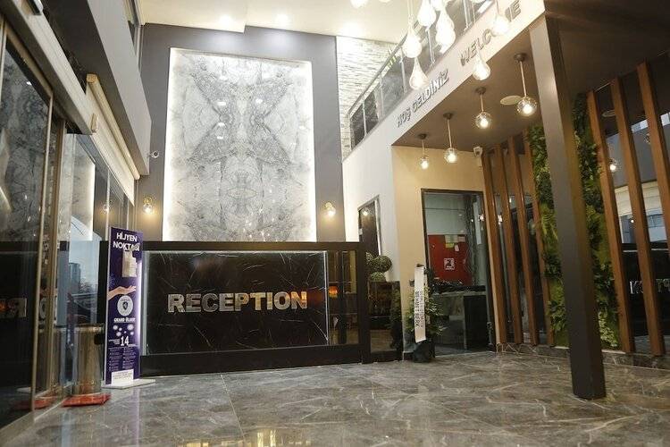 Grand Ulger Hotel