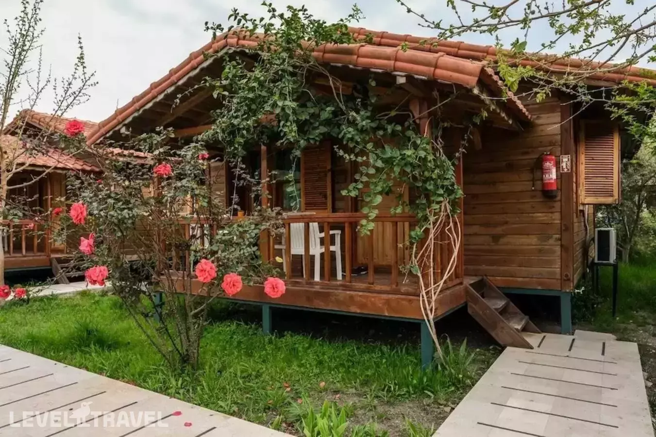 Natural Life Bungalows Hotel