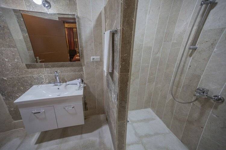 Capiedra Hotel