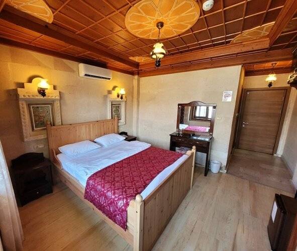 Saruhan Hotel