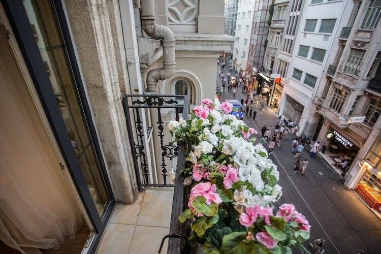 Bonne Sante Hotel