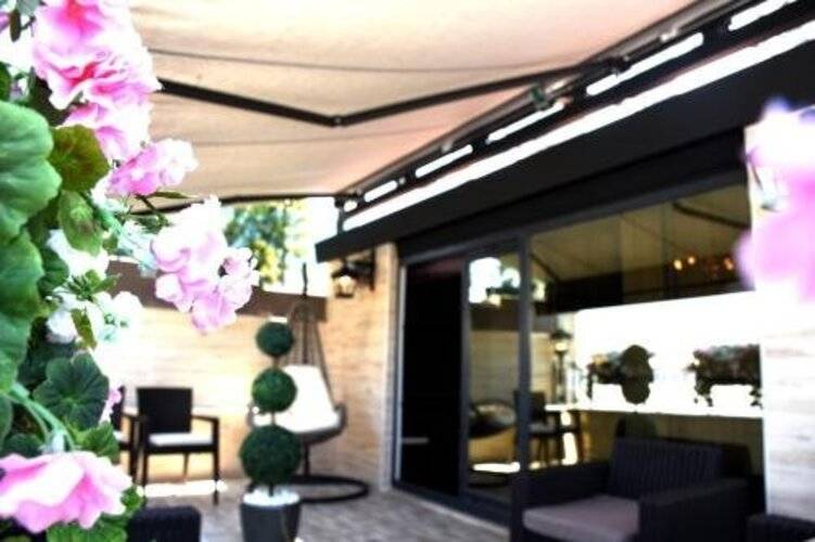 Bonne Sante Hotel