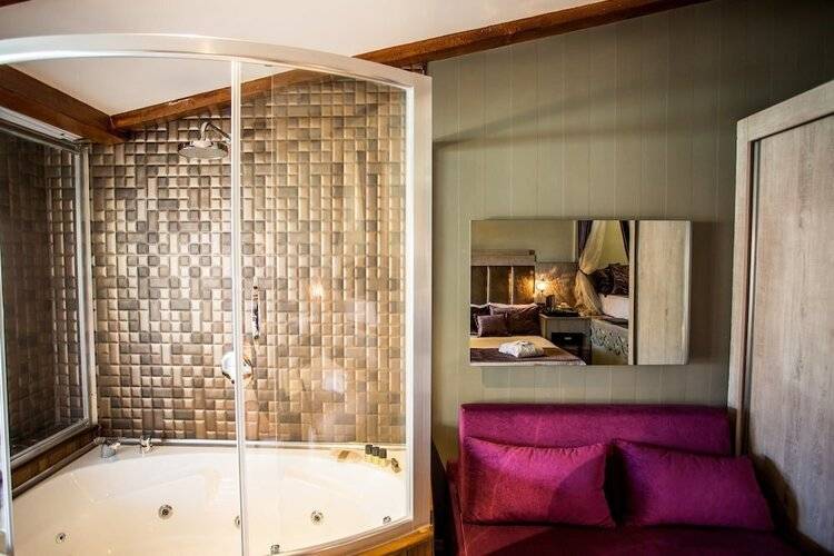 Bonne Sante Hotel