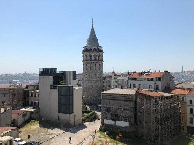 Meroddi Galata Flats