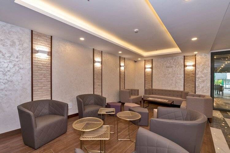 Land Park Hotel