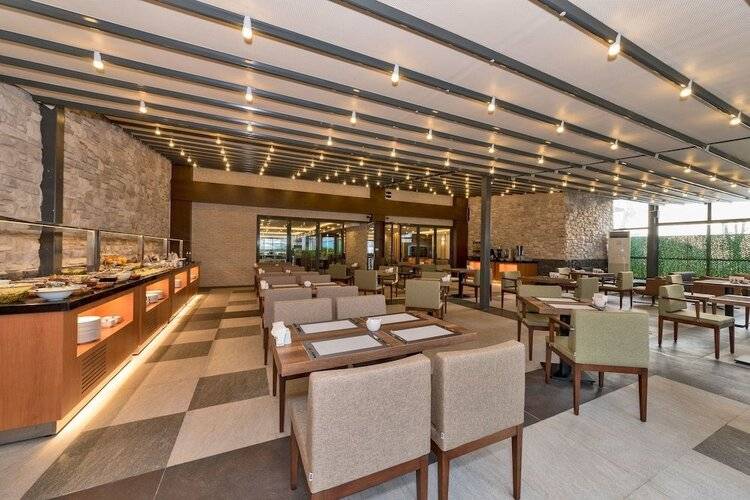 Land Park Hotel