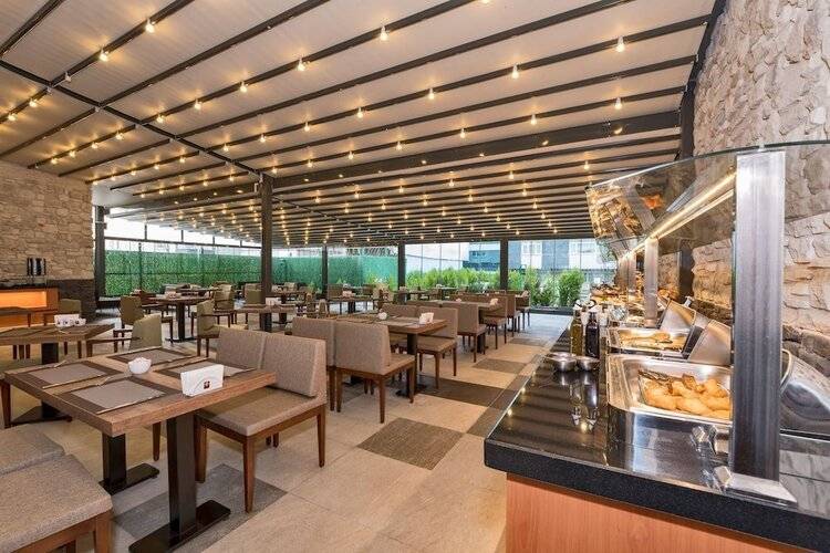 Land Park Hotel