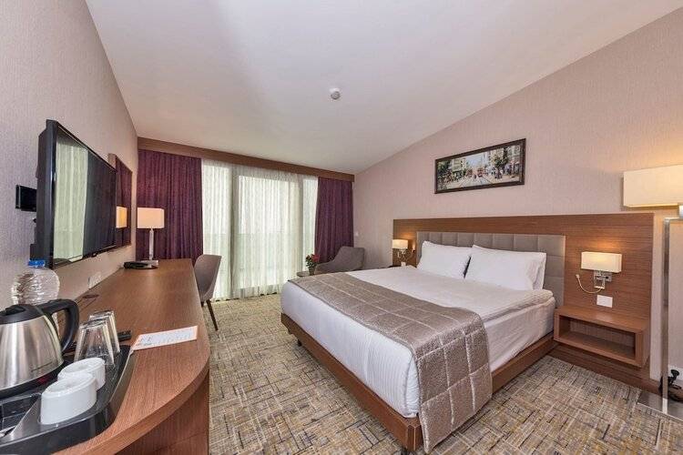 Land Park Hotel