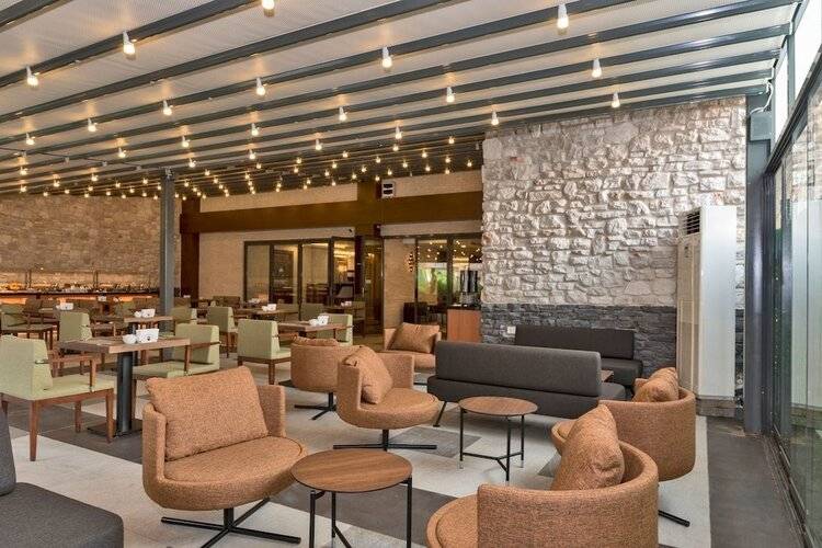 Land Park Hotel