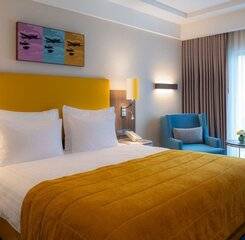 $item['hotel']['name']