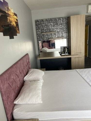 Pin Suites