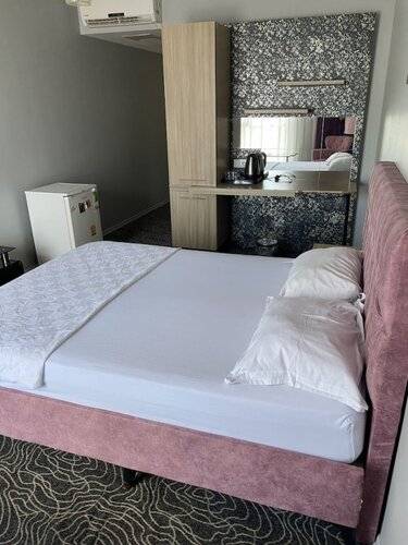 Pin Suites