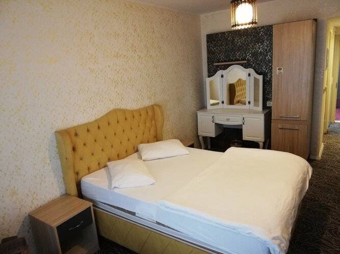 Pin Suites