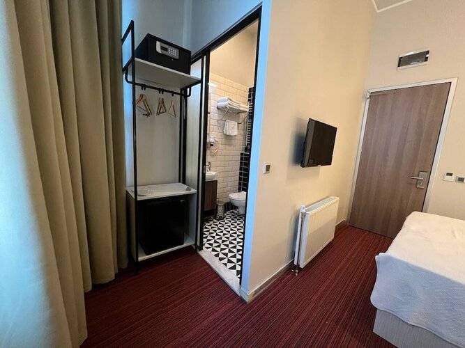 Rafinn Hotel
