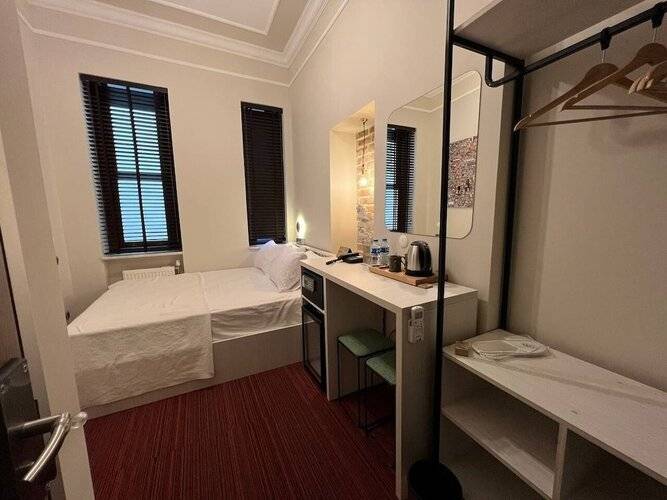 Rafinn Hotel