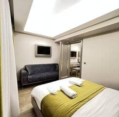 $item['hotel']['name']