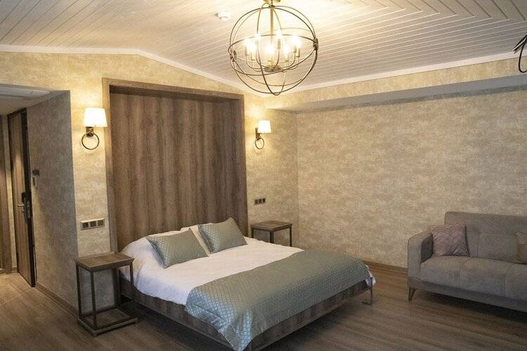 Castle Franco Suites