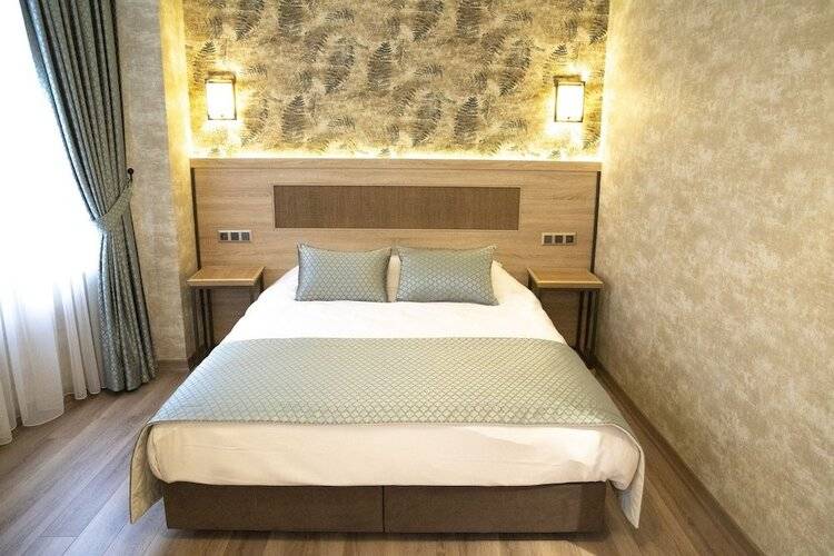 Castle Franco Suites