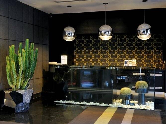 Vernazza Suites Hotel
