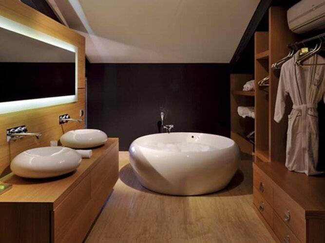 Vernazza Suites Hotel