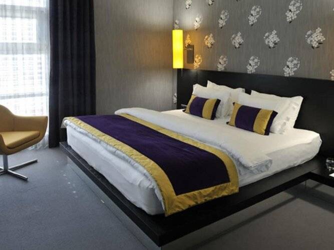 Vernazza Suites Hotel