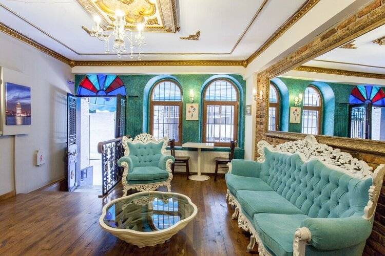 Dora Hotel