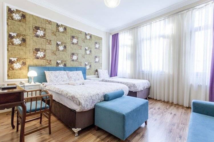 Dora Hotel