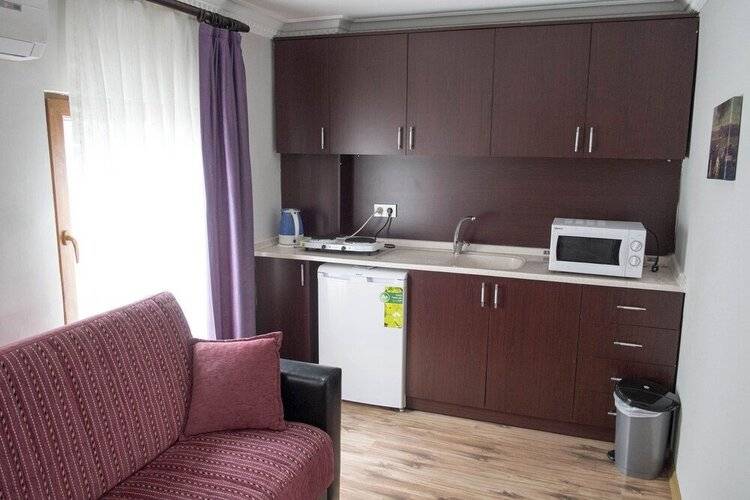 Dora Hotel