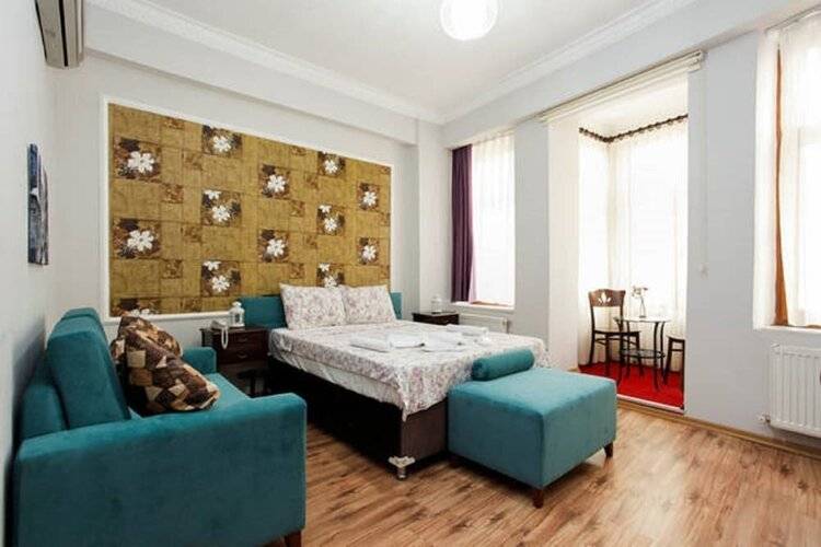 Dora Hotel