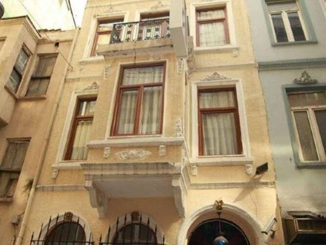 Dora Hotel