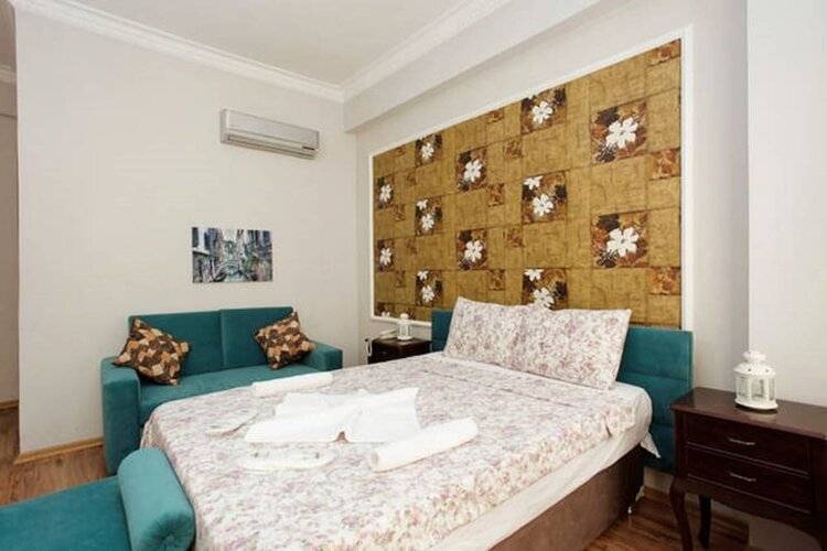 Dora Hotel