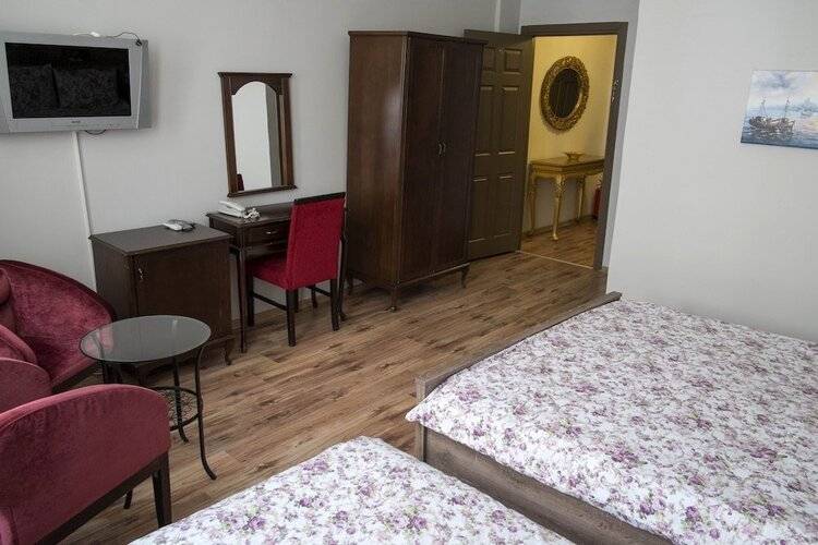 Dora Hotel