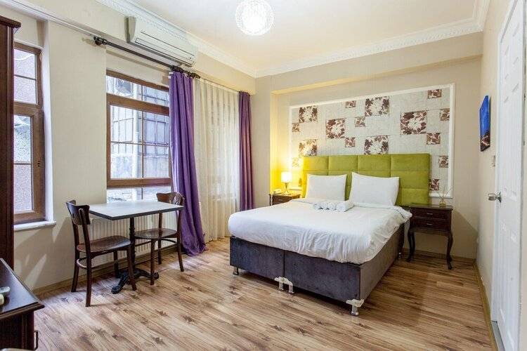 Dora Hotel