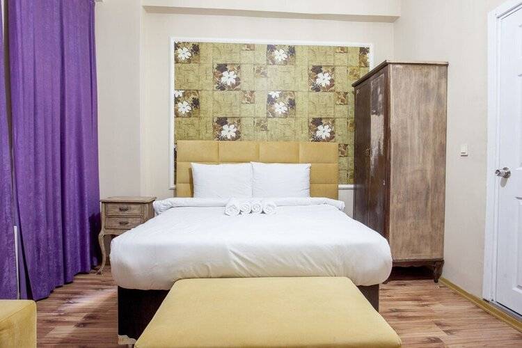 Dora Hotel