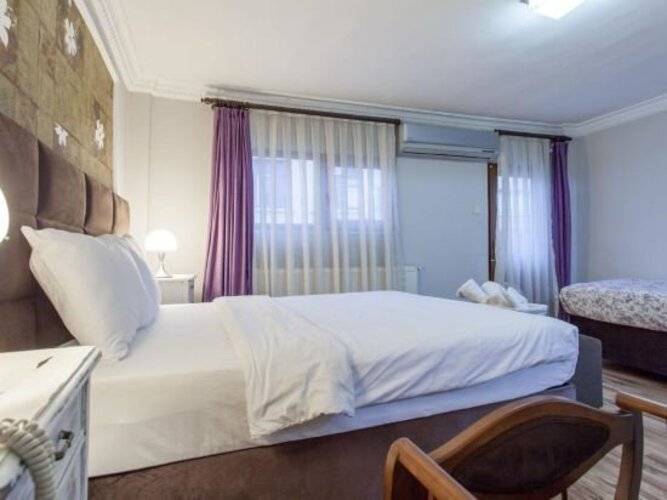Dora Hotel