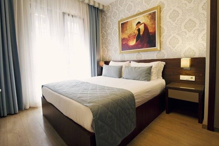 Eva Residence